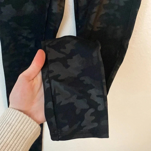 Spanx M Faux Leather Mayte Black Camo Leggings - Picture 8 of 11